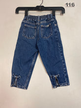 Load image into Gallery viewer, Boys 3T New Legends Jeans
