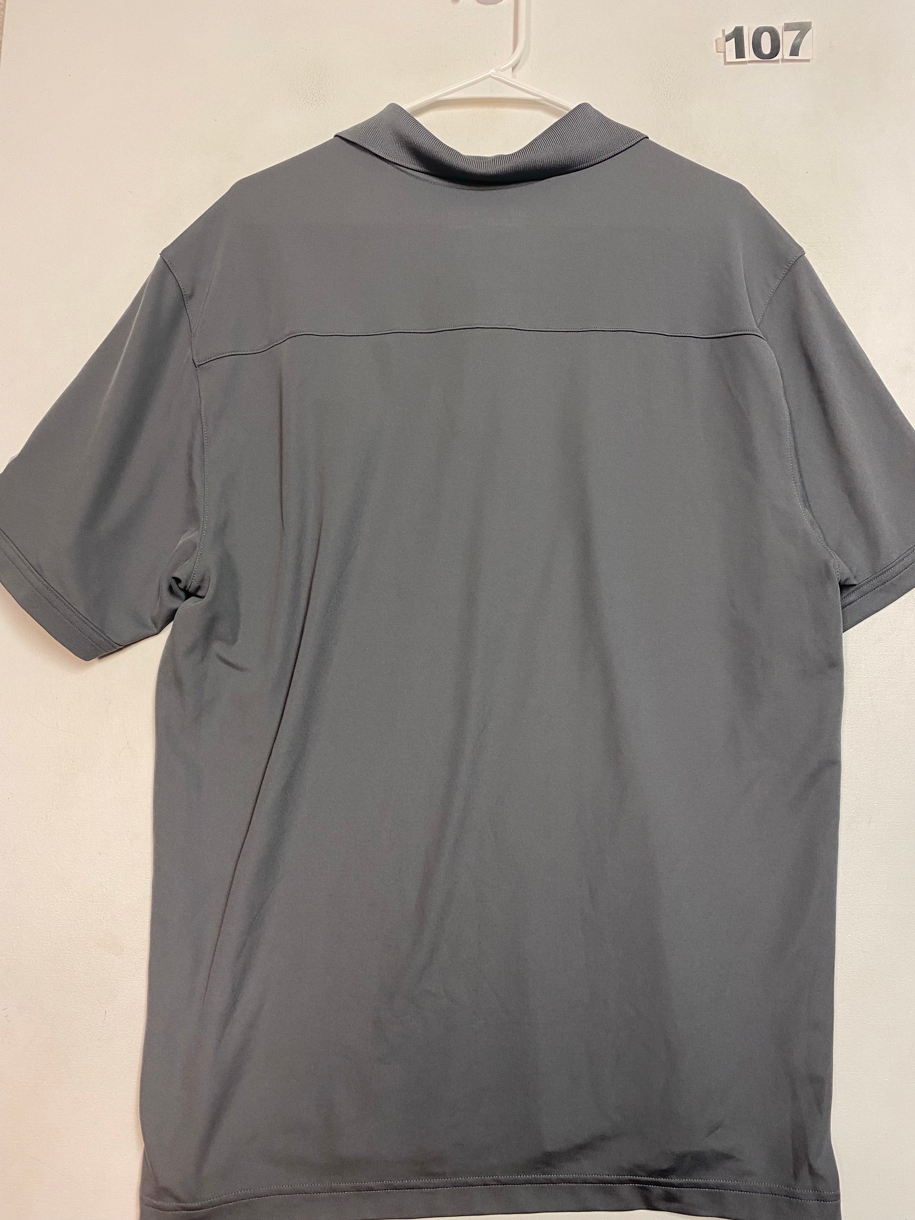 Men’s XL Under Armor Shirt