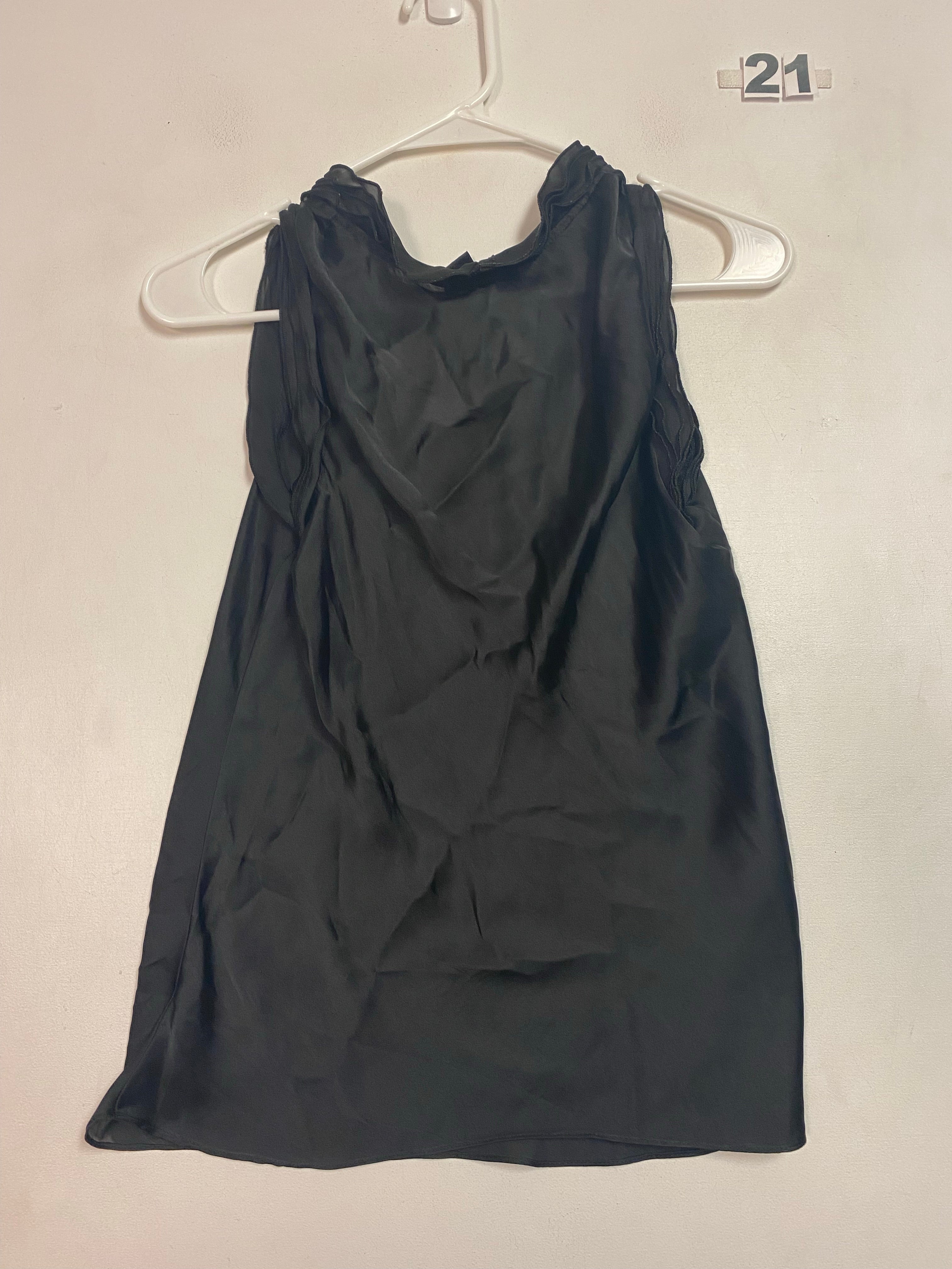 Women’s M Spense Shirt