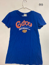 Load image into Gallery viewer, Women’s XL Gators Shirt
