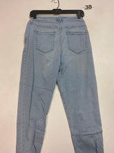 Load image into Gallery viewer, Women’s 12 GV Jeans

