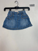 Load image into Gallery viewer, Girls 3T Old Navy Skirt
