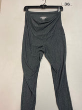 Load image into Gallery viewer, Women’s S Maternity Pants
