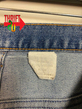 Load image into Gallery viewer, Mens 40/30 As Is Levis Jeans
