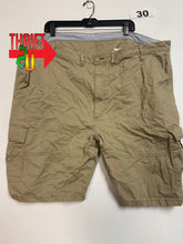 Load image into Gallery viewer, Mens 46 Cargo Shorts
