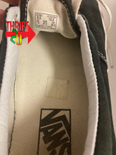 Load image into Gallery viewer, Mens 8.5 Vans Shoes
