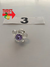 Load image into Gallery viewer, Purple Flower Ring
