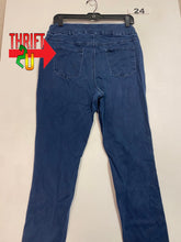 Load image into Gallery viewer, Womens 1.5 Chicos Jeans
