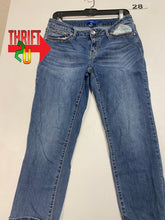 Load image into Gallery viewer, Womens 12 Apt 9 Jeans
