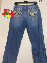 Load image into Gallery viewer, Womens 12 Apt 9 Jeans
