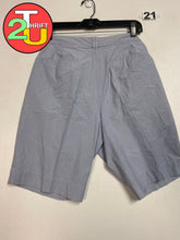 Load image into Gallery viewer, Womens 12 Dockers Shorts

