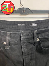 Load image into Gallery viewer, Womens 12 Old Navy Shorts
