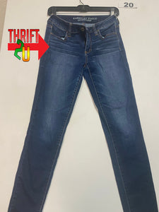 Womens 2 American Eagle Jeans