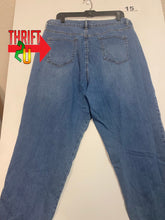 Load image into Gallery viewer, Womens 20W Gloria Vanderbilt Jeans
