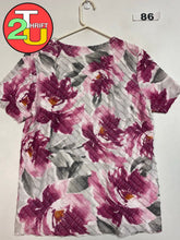 Load image into Gallery viewer, Womens Ns Floral Shirt
