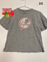 Load image into Gallery viewer, Womens S Yankees Shirt
